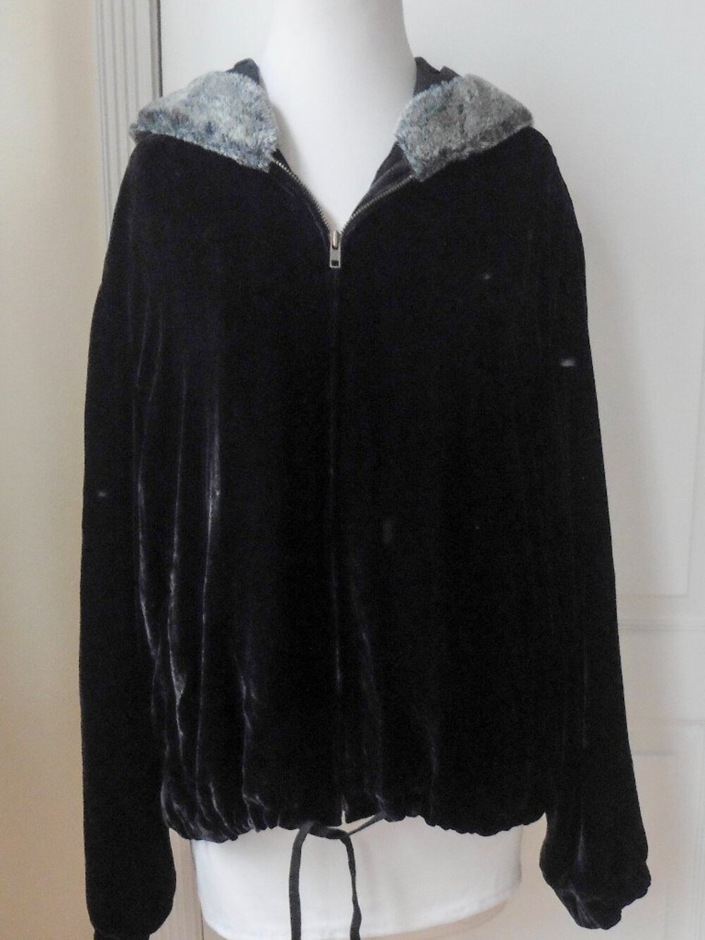 Real Clothes Saks Fifth Avenue Black Velvet Jacket Fur Trimmed Hood XL
